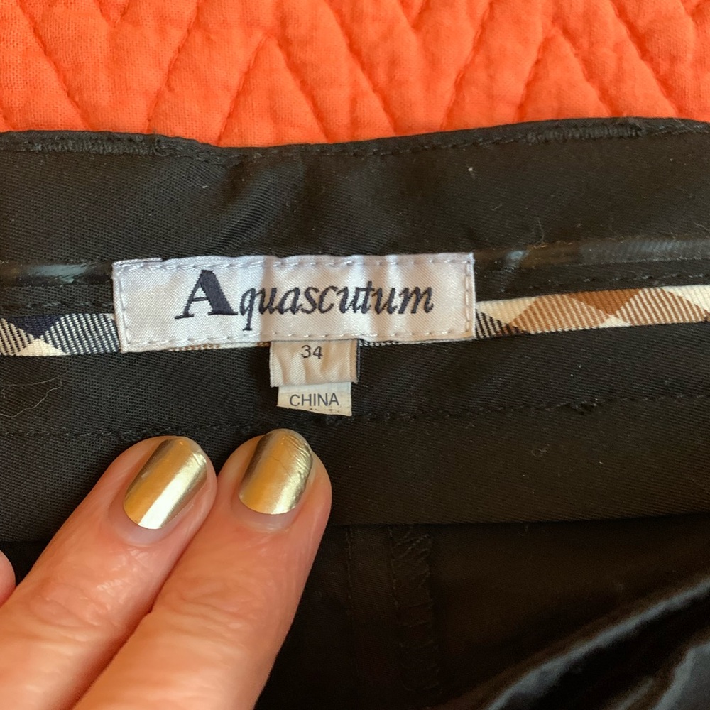 Aquascutum Mens golf shorts. Authentic purchased from store in UK.  Size 34
